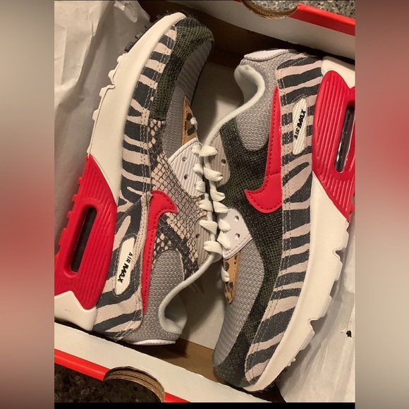 NWT OG box Nike Air Max 90 LTR (GS) Lt Iron Ore/White/University Red - Picture 12 of 12